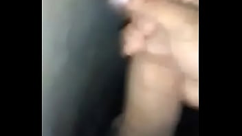 Preview 2 of Marya Zap - Pago pra ele lavar meu carro e ganho um v&iacute_deo dele gozando toda vez. 2