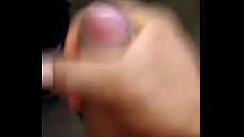 Preview 2 of Sex Unik - Pago pra ele lavar meu carro e ganho um v&iacute_deo dele gozando toda vez. 1
