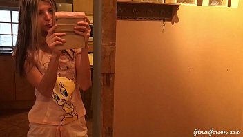 Preview 1 of Sex Gaim - Move to new flat