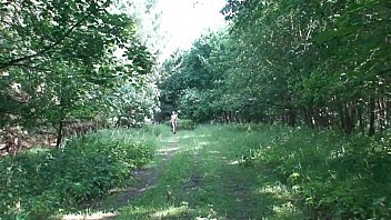 Preview 4 of Mom Bugil Hot - Nacktjogging mit Nackedei 3