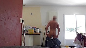 Preview 1 of Dobby Porn Indian - Francky exhibnaturiste le bricoleur se branle et &eacute_jacule pendant une seance de peinture