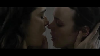Preview 1 of Teknisi Sex - Lesbiana caliente y seductora bes&aacute_ndose