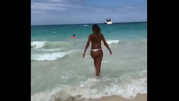 Preview 3 of Japanese Cosplay Sex On Kitchen - Jovencita 18 con tremendo culo en bikini en la playa