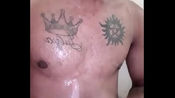 Preview 1 of Masturbate Virgin - Cafucu novinho chamando o povo pra toma banho junto