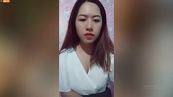Preview 4 of Bella Shaw - Uplive em g&aacute_i thay đồ lộ h&agrave_ng
