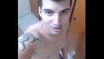 Preview 1 of Fengering On Toy - Pau duro na pega&ccedil_&atilde_o Gay em Belo Horizonte