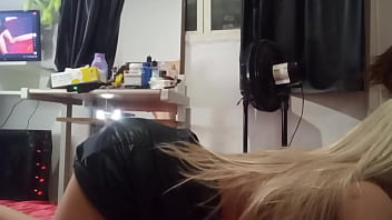 Preview 1 of Horny Pretty Mom - Enteada e pega se masturbando e foi castigada! ( sex toy )