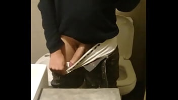 Preview 1 of Xxx Iyiki - Masturbing at work,  paja en el trabajo.