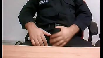 Preview 3 of Dubble Puck - policial