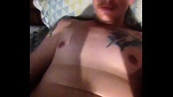 Preview 2 of Yumi Kazama Threesome - Tocando uma para relaxar pensando nela gozando na minha boca