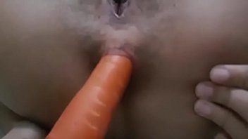 Preview 4 of Bolling Sex - nicole novinha de valparaiso de goias socando a cenoura no cu no meu banheiro