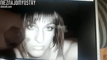 Preview 4 of Asian Schoolgirl Molested In Bus - Kolega spuszcza sie na zdjęcie mojej żony