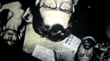 Preview 4 of Thief And Grandmother - V&iacute_deo de verifica&ccedil_&atilde_o