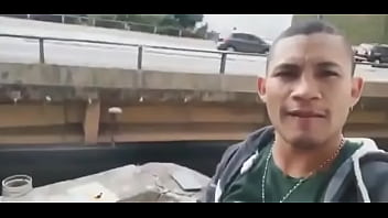 Preview 1 of Homemade Cheat With Black Guy - Chupando Macho na RUA