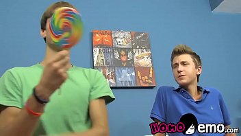 Preview 1 of Wwwsex Video Dog Kutta - Emo Nathan Stratus shares lollipop with young cocksucker