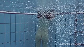 Preview 1 of Xxxsex Uae - Cheh sexy redhead naked swimming