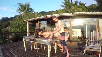 Preview 4 of Hindustani Xxx Video - Putaria na Ilha - Boquete na Praia,  sexo com vista pro mar e duas gozadas - Dread Hot