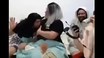 Preview 3 of Beeg Busty Step Mom Step Son - Loirinha Trans colocando morena para mamar no peitinho
