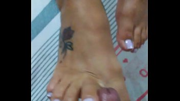 Preview 1 of Olivia Banderas Defloration - Saiu pra dar bucetinha e ganhou rola no cuzinho tambem