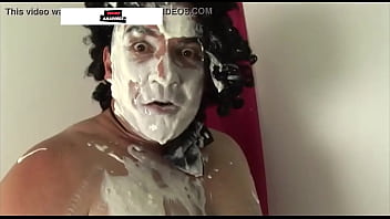 Preview 3 of Wife Double Fisting Husband - Com&eacute_dia Porn&ocirc_ - Raimundo mostra para os internautas como fazer sexo tomando tortas na cara