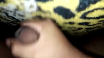 Preview 1 of Ggg Spritz - Gozando gosto debaixo do edredom