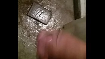 Preview 2 of How To Do Real Sex - En la ducha me jalo la verga