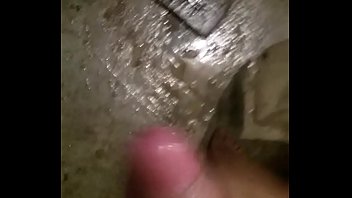 Preview 1 of How To Do Real Sex - En la ducha me jalo la verga