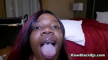Preview 4 of Diamond Kittys Public - sucer ma bite