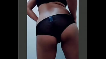 Preview 3 of Secretary Rap - Bailo como putita
