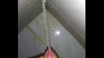 Preview 3 of Arabi Sexi Video 1016 - Pau grande gozando e mijando