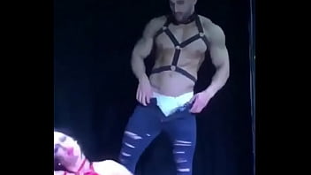 Preview 4 of Kucuk Yasda - Guille stripper argentino es mamado