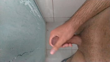Preview 1 of Arra Mina Sex Scandal - Punheta no banho / Paja en el ba&ntilde_o