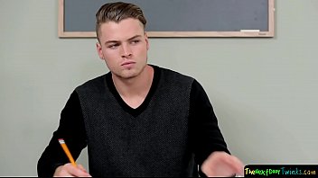 Preview 1 of Orgasmus 4 - Student twink gets his amateur ass fucked