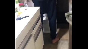 Preview 1 of Sweet Teen Fucks For Cash - Festa entre amigos