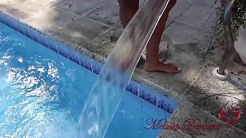 Preview 1 of Xxxxxx Ind - Exibi&ccedil_&atilde_o dos meus p&eacute_s na piscina - produ&ccedil_&atilde_o Liu Gang