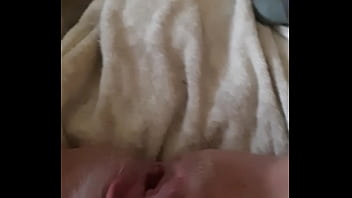 Preview 3 of Live Xax Movi - Me masterbating and squirting