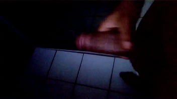 Preview 2 of Norme Facial - tomando banho no chuveiro