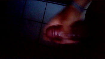 Preview 4 of Norme Facial - tomando banho no chuveiro