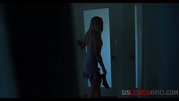 Preview 1 of Dick Kocom - Trying to make the best outta STEP SISTER&#039_s HORNY PUSSY- Lux Rose