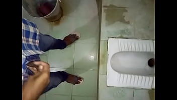 Preview 1 of Pengal Mulai Photos Sex - Hot big cock indian guy pissing in bathroom