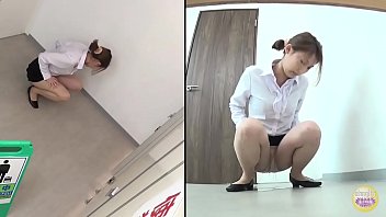 Preview 3 of Sanelonexxx - Japanese wetting herself in the bathroom