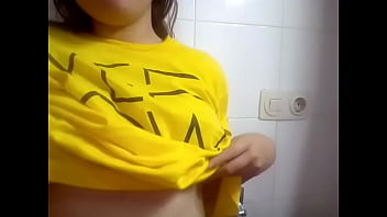 Preview 1 of Gym Girls Tight Dress - @bustuarie @prostituere @capitanamarvelada mostrando tetas.