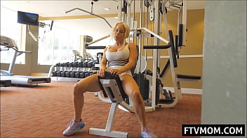 Preview 3 of P0ran X - big tits milf at the gym
