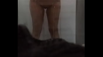 Preview 3 of Granny Sex Hidden Cam - Esposa no banho