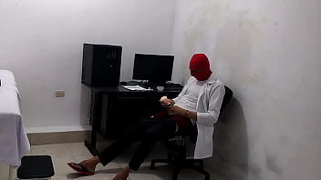 Preview 4 of Mom Hot Sexk - Perverted doctor masturbates after treating a cute patient