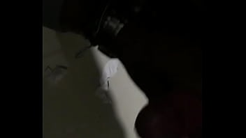 Preview 2 of Beautiful Girl Squirt - Me la jala en los ba&ntilde_os del mall