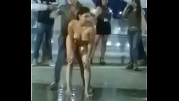 Preview 3 of Sister And Brother Watchin Porn - veneca hace un striper desnuda en peru