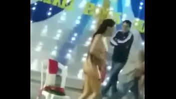 Preview 1 of Sister And Brother Watchin Porn - veneca hace un striper desnuda en peru