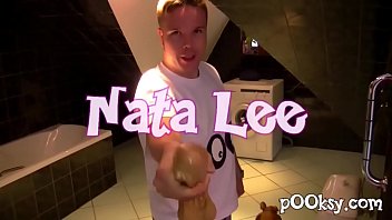 Preview 3 of Fat Womens Anal Sex - Sabrina quel gros CUL magnifique...Je vais la D&eacute_foncer!