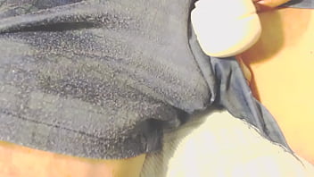 Preview 1 of Hoy Mums - Playing with wand until orgasm
